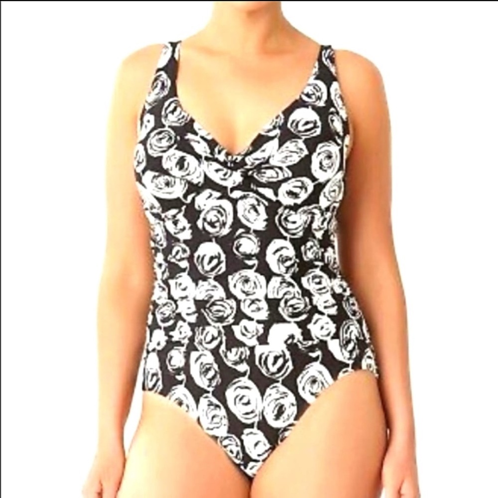 Anne Cole Black & White Rose
One Piece Swimsuit  Size 1X